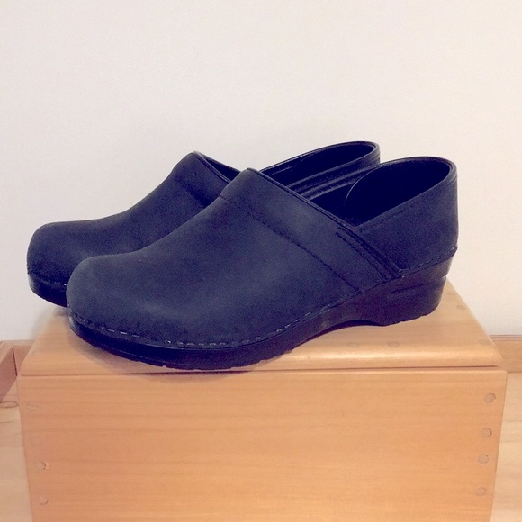 Santia Danish Clogs Black Leather US 8.5 or Euro 39 - Picture 2 of 8